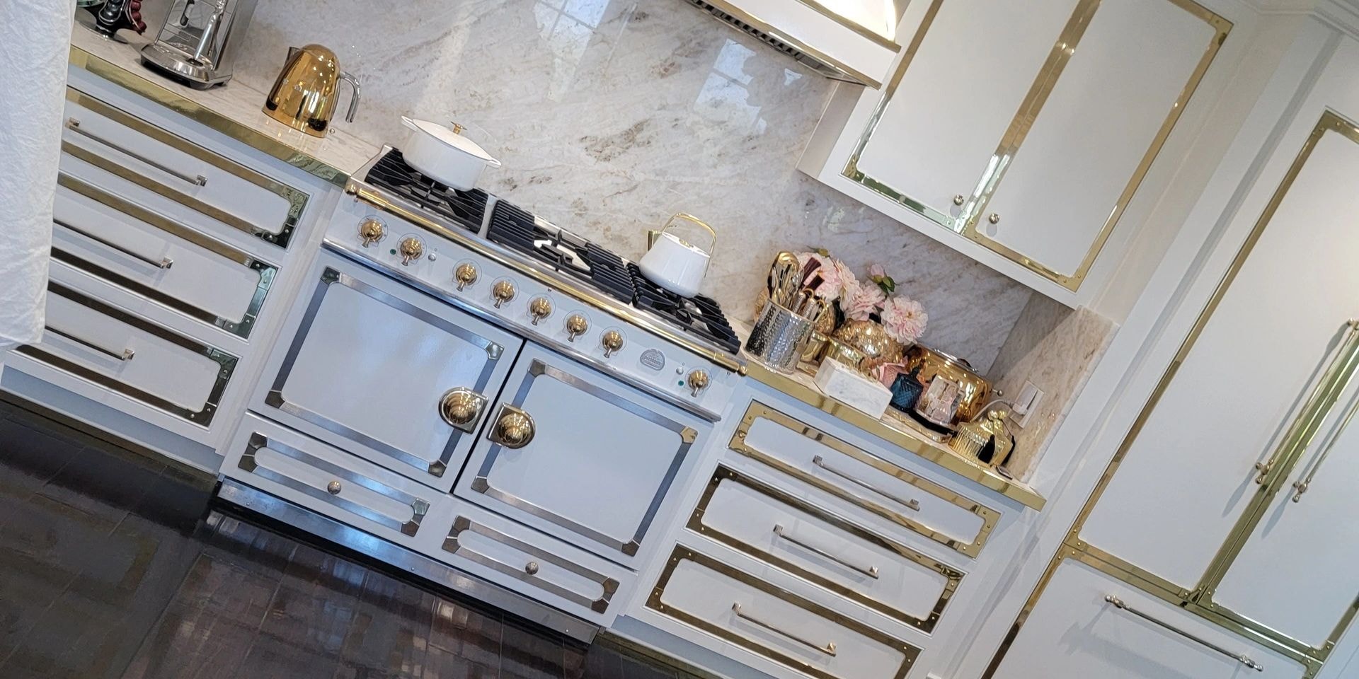 Custom carpentry finish work